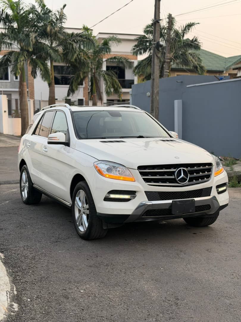 Foreign Used 2013 Mercedes-Benz ML350 V6 – Key Start, Reverse Camera, Leather Seats, Sunroof ₦25300000