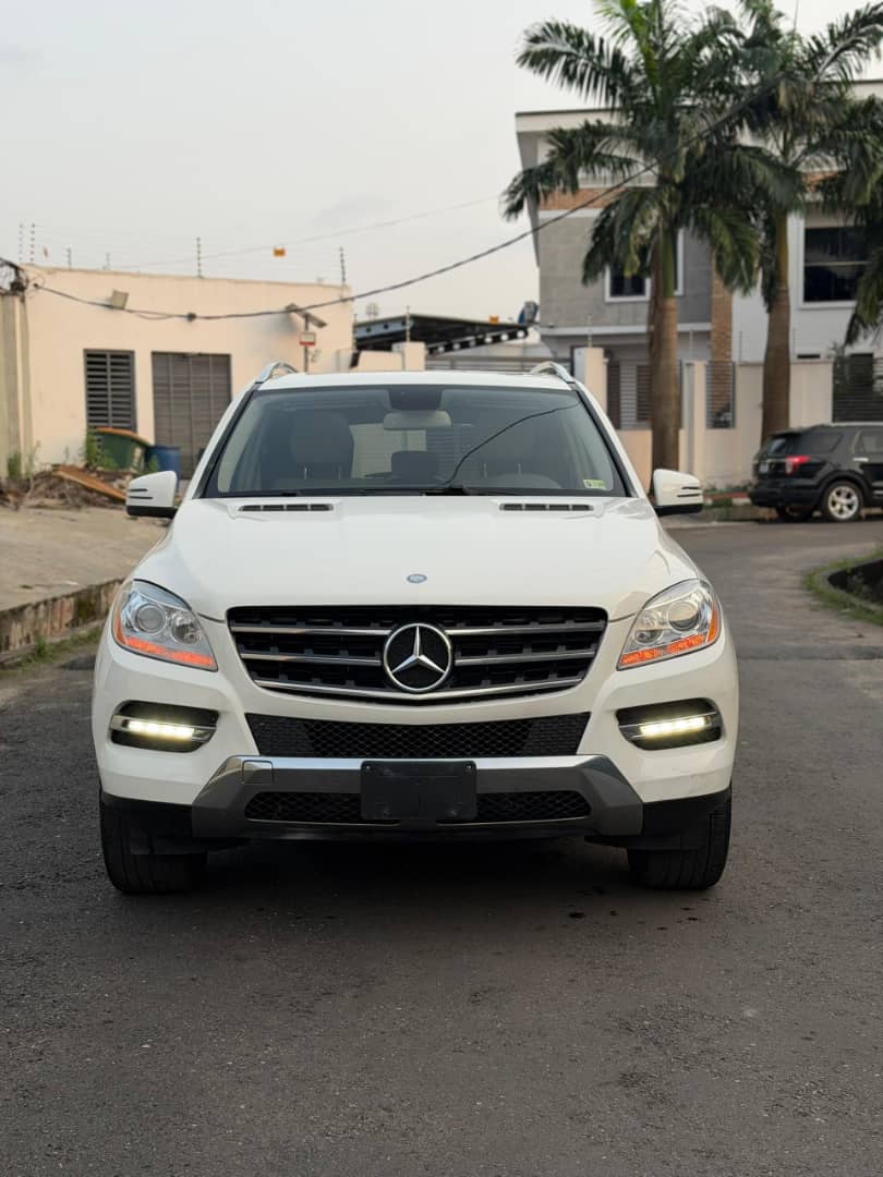 Foreign Used 2013 Mercedes-Benz ML350 V6 – Key Start, Reverse Camera, Leather Seats, Sunroof ₦25300000