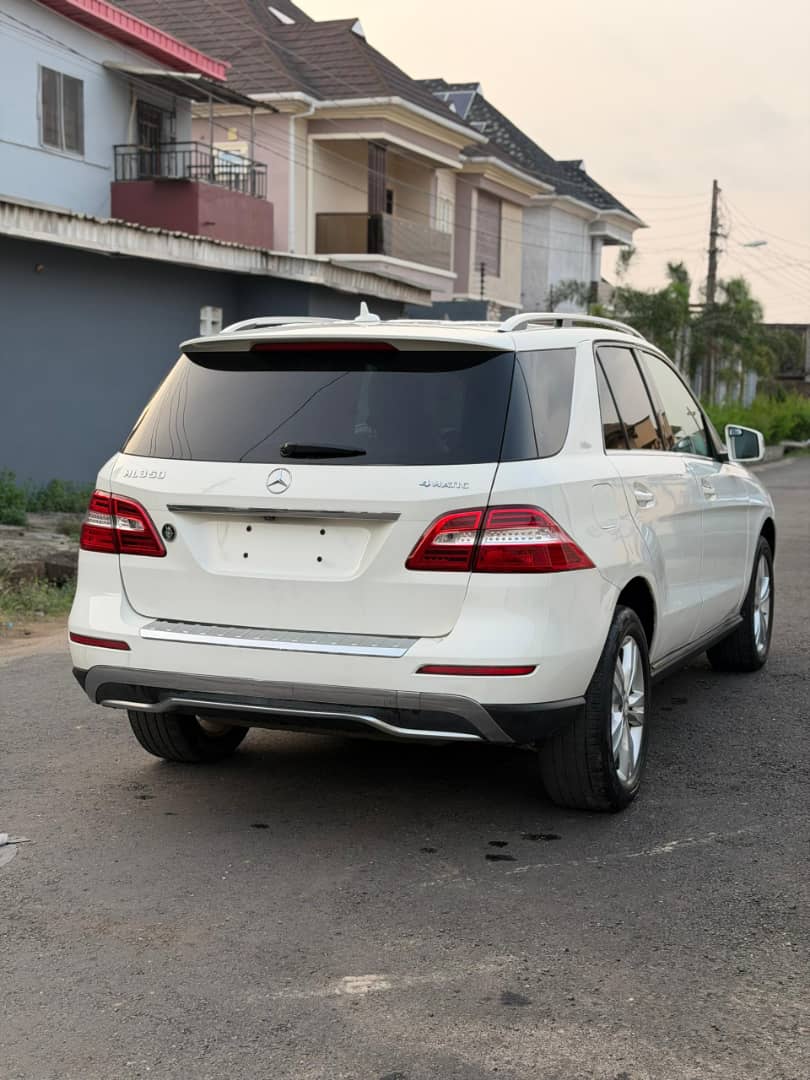 Foreign Used 2013 Mercedes-Benz ML350 V6 – Key Start, Reverse Camera, Leather Seats, Sunroof ₦25300000