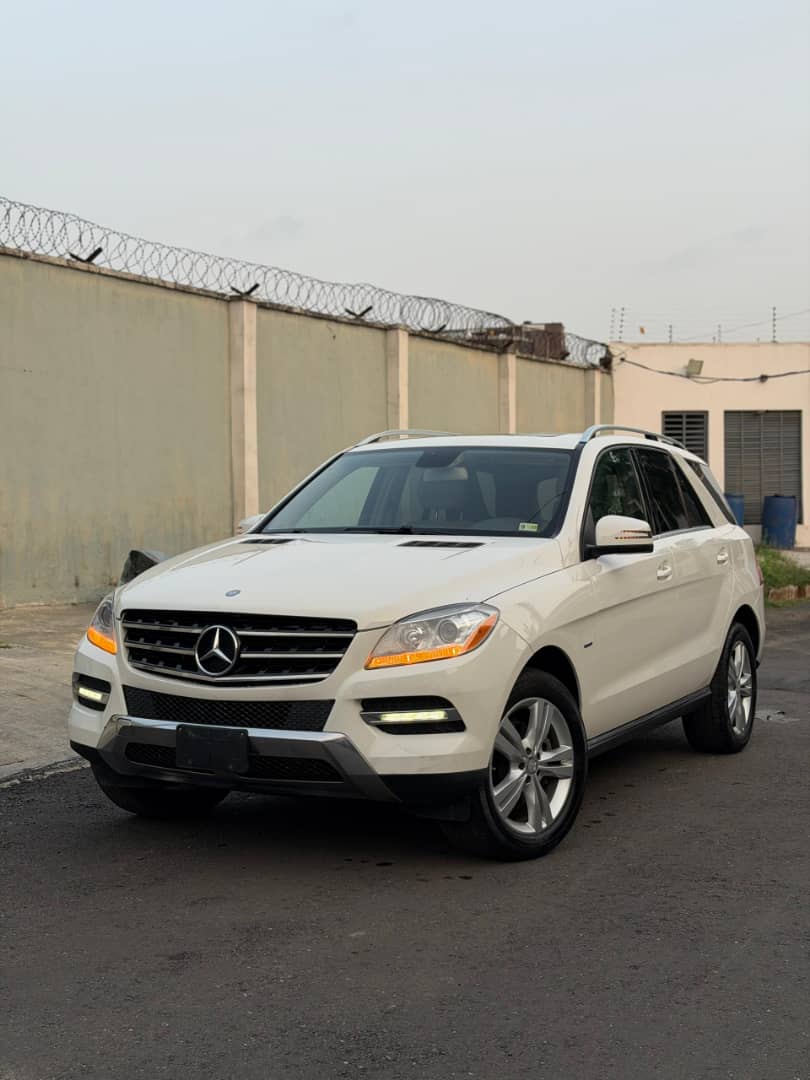 Foreign Used 2013 Mercedes-Benz ML350 V6 – Key Start, Reverse Camera, Leather Seats, Sunroof ₦25300000