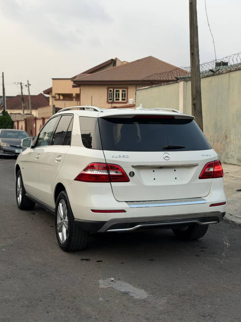 Foreign Used 2013 Mercedes-Benz ML350 V6 – Key Start, Reverse Camera, Leather Seats, Sunroof ₦25300000