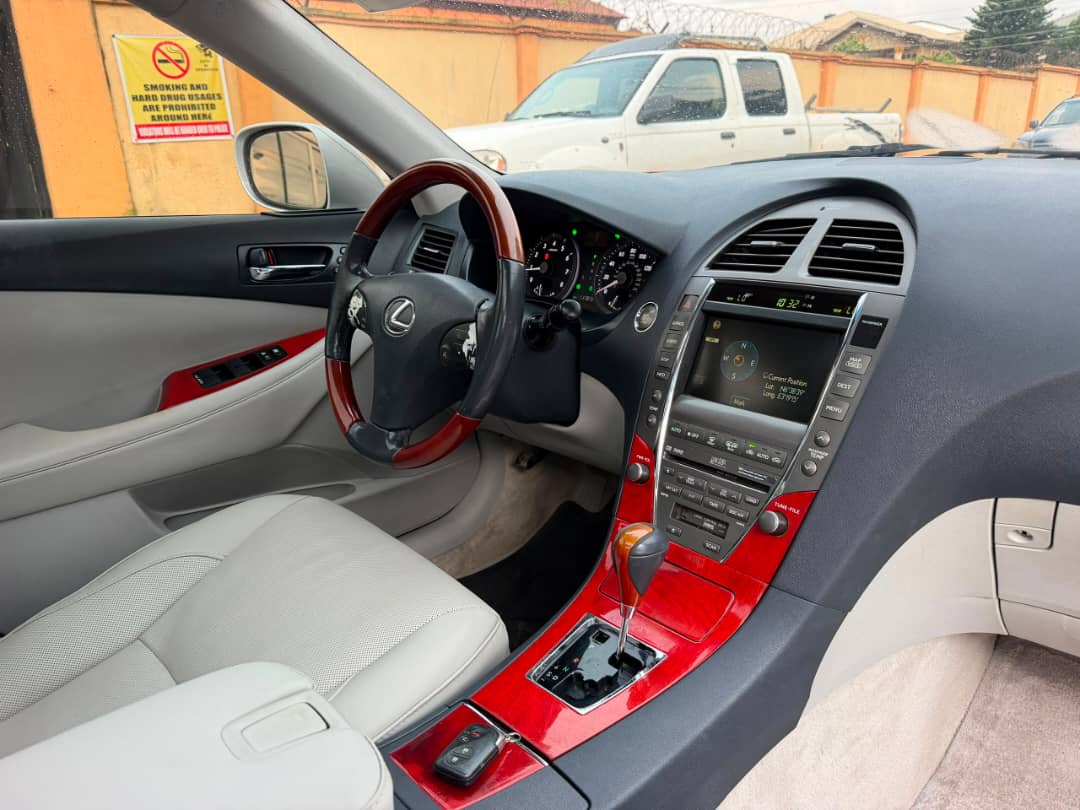 Foreign Used 2007 Lexus ES350 Full Option – Push-Button Start, Navigation Screen, Panoramic Roof, Reverse Camera ₦12,075,000