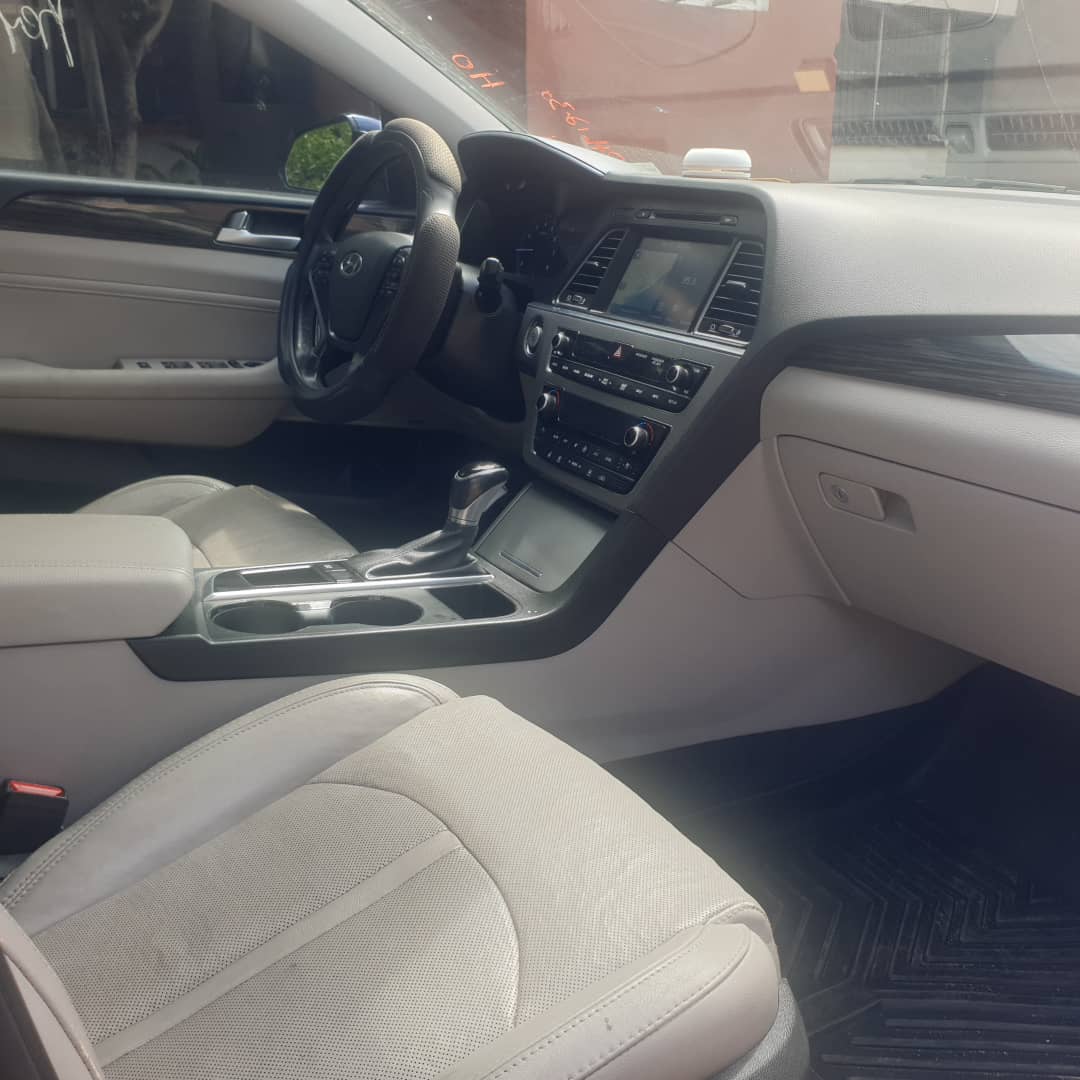 Foreign Used 2015 Hyundai Sonata Limited – Push Start, Reverse Camera, Leather Seats, Panoramic Roof ₦16100000