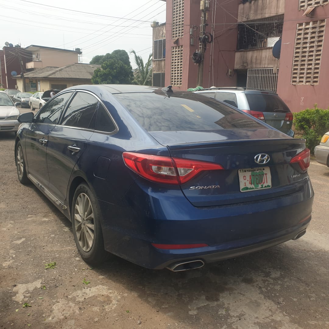 Foreign Used 2015 Hyundai Sonata Limited – Push Start, Reverse Camera, Leather Seats, Panoramic Roof ₦16100000