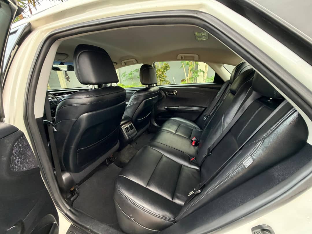 Foreign Used 2014 Toyota Avalon XLE V6 – Push Start, BSM, Reverse Camera, Leather Seats ₦20125000