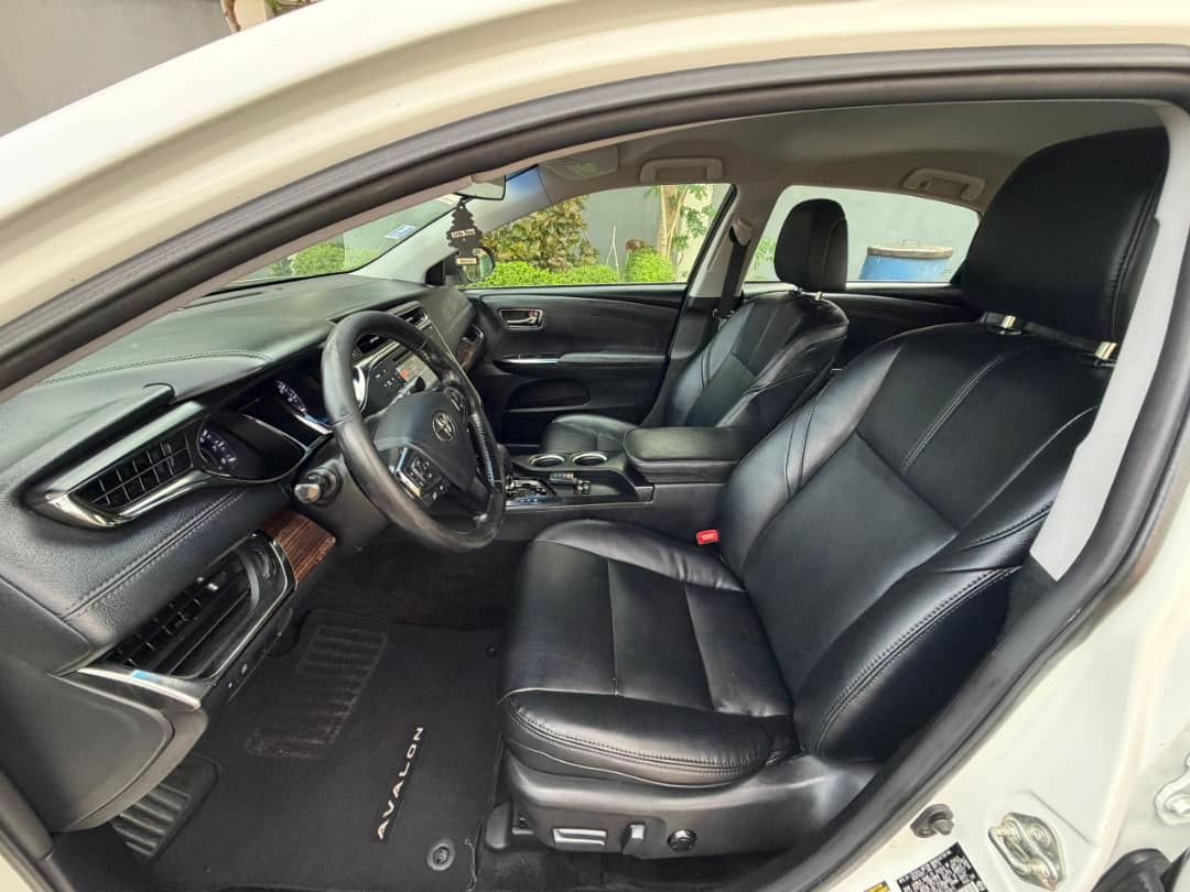 Foreign Used 2014 Toyota Avalon XLE V6 – Push Start, BSM, Reverse Camera, Leather Seats ₦20125000