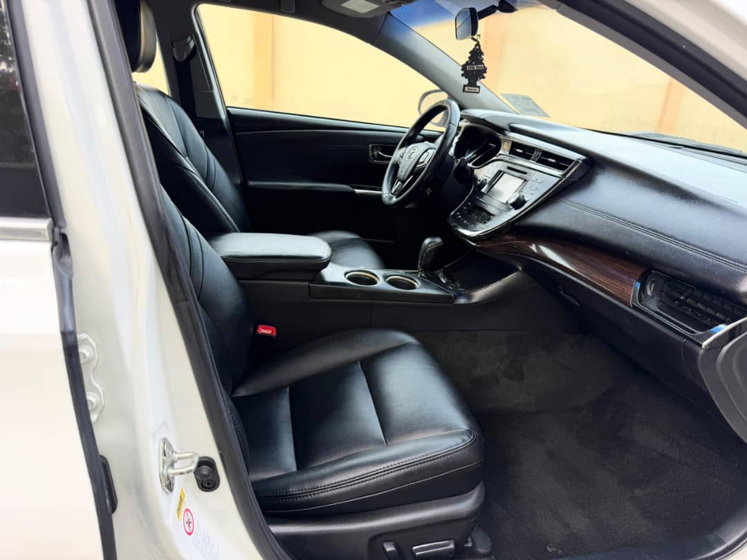 Foreign Used 2014 Toyota Avalon XLE V6 – Push Start, BSM, Reverse Camera, Leather Seats ₦20125000