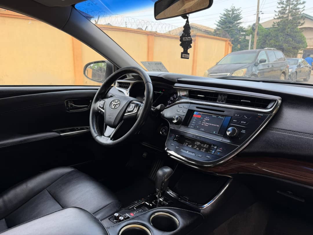 Foreign Used 2014 Toyota Avalon XLE V6 – Push Start, BSM, Reverse Camera, Leather Seats ₦20125000