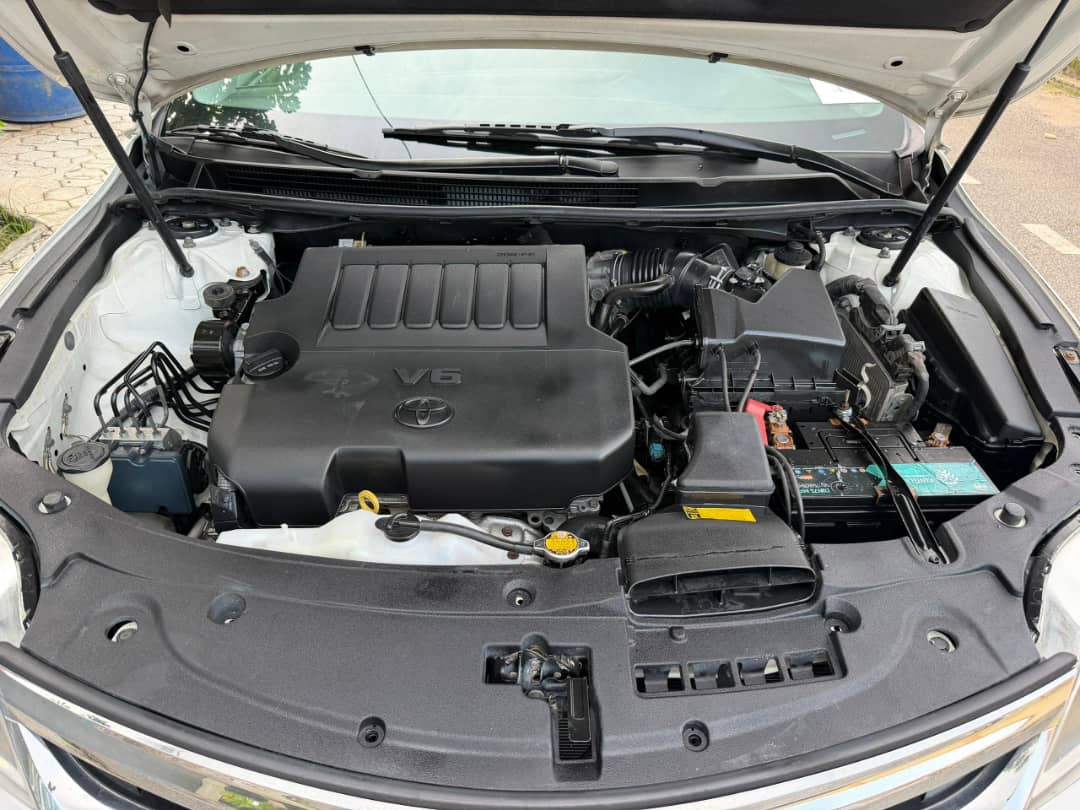 Foreign Used 2014 Toyota Avalon XLE V6 – Push Start, BSM, Reverse Camera, Leather Seats ₦20125000