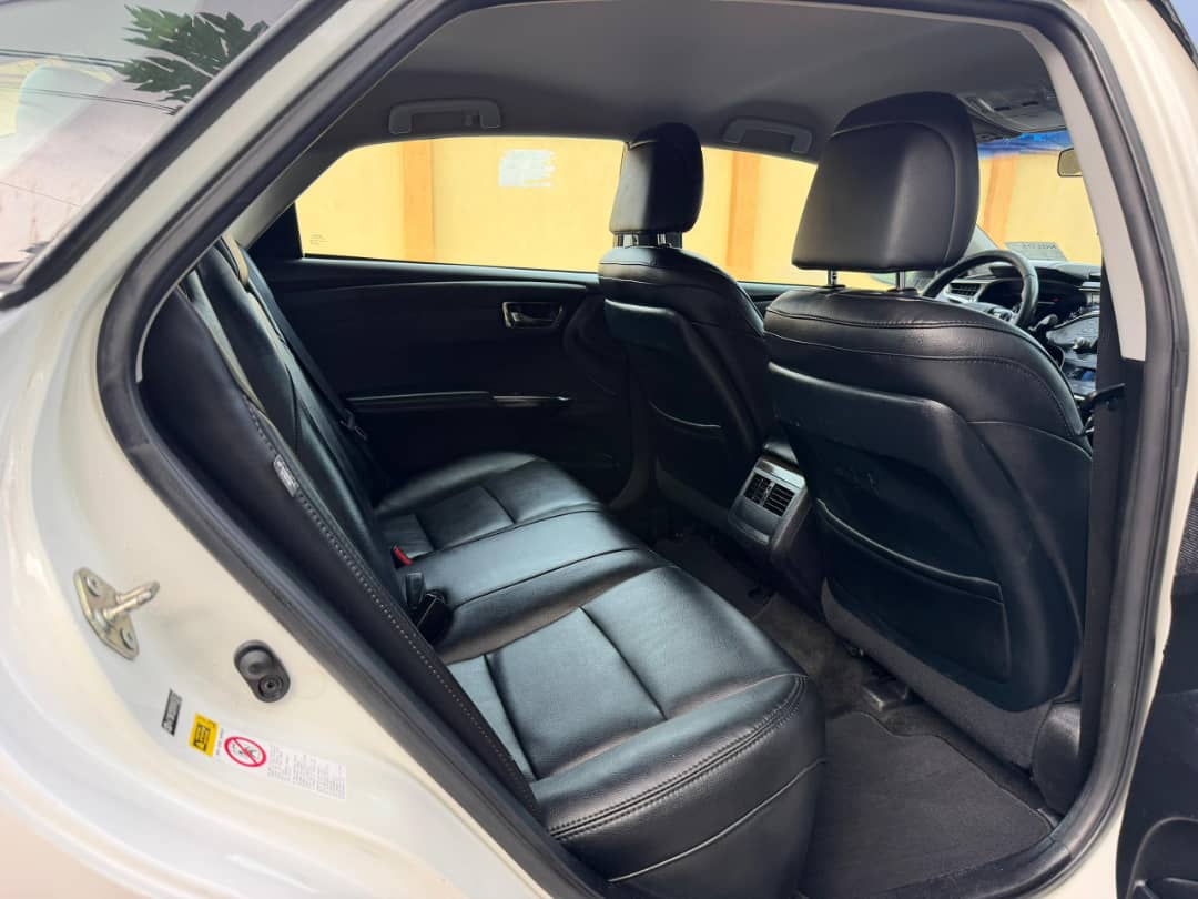 Foreign Used 2014 Toyota Avalon XLE V6 – Push Start, BSM, Reverse Camera, Leather Seats ₦20125000
