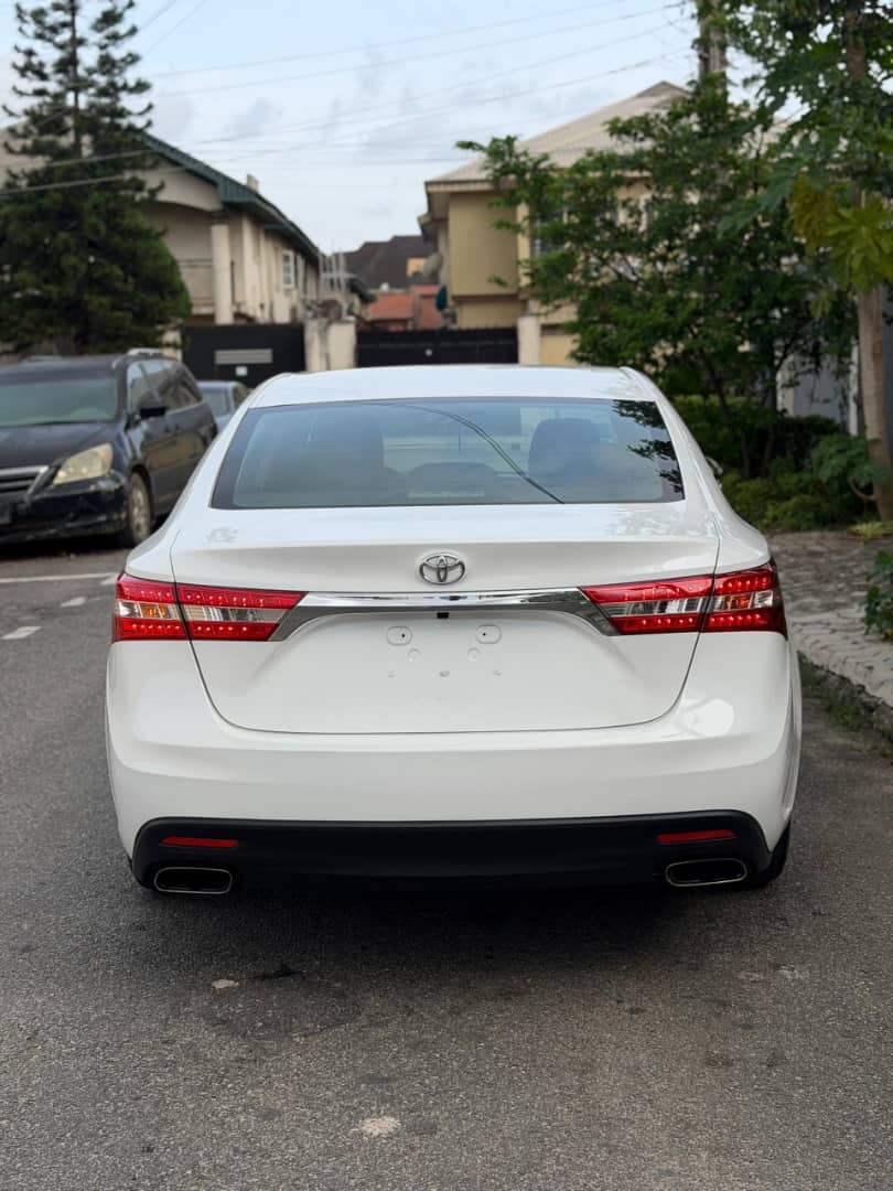 Foreign Used 2014 Toyota Avalon XLE V6 – Push Start, BSM, Reverse Camera, Leather Seats ₦20125000